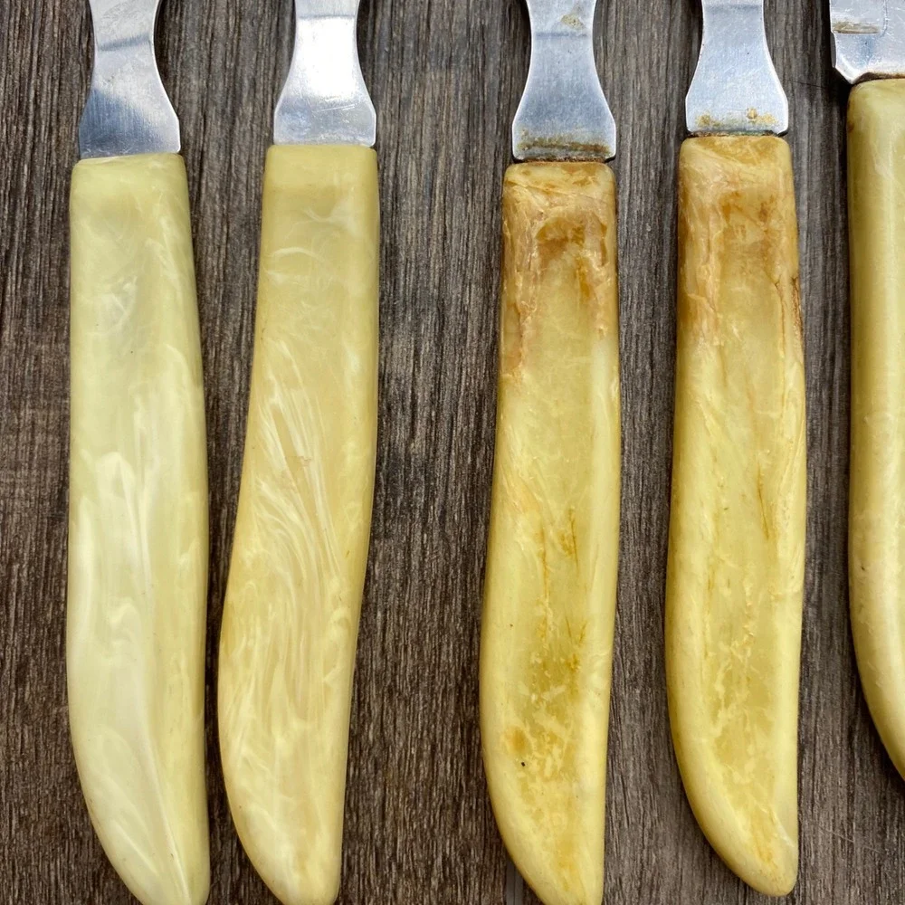 Vintage Quikut Stainless Flatware 7pc Set Marbled Cream Handles MCM USA‎